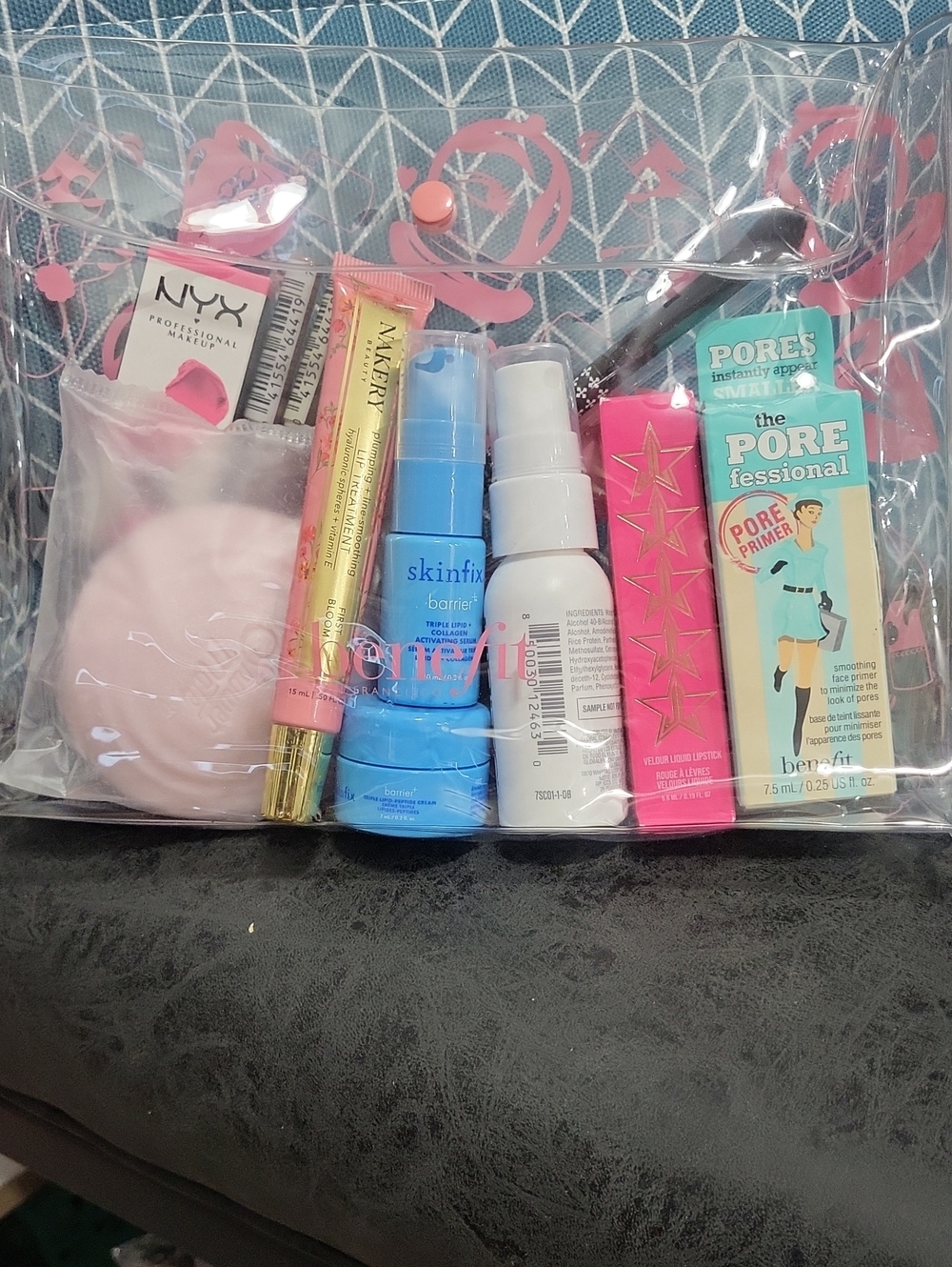 Benefit POREfessional Primer & Jeffree Star Lipstick.